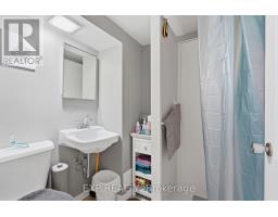 117 LAURENTIAN DRIVE N - 28