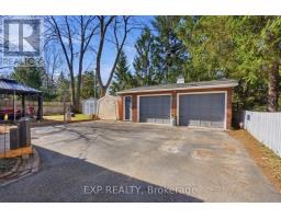 117 LAURENTIAN DRIVE N - 29