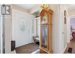 117 LAURENTIAN DRIVE N - 3