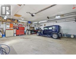 117 LAURENTIAN DRIVE N - 31