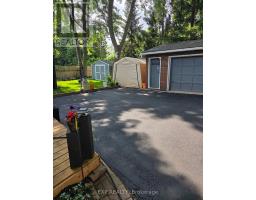 117 LAURENTIAN DRIVE N - 32