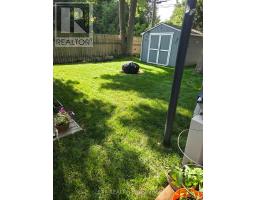 117 LAURENTIAN DRIVE N - 36