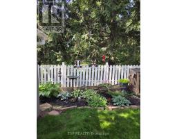 117 LAURENTIAN DRIVE N - 41