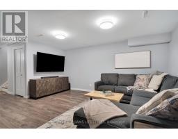 125 HAGERMAN CRESCENT - 32