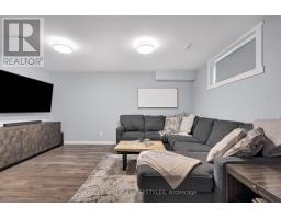 125 HAGERMAN CRESCENT - 33