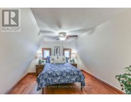 941 QUEENS AVENUE - 35