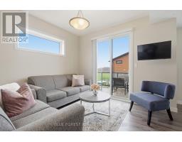 933 SARNIA ROAD - 22