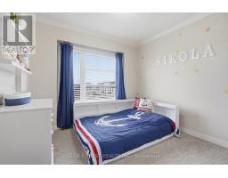 933 SARNIA ROAD - 32