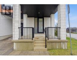 933 SARNIA ROAD - 4