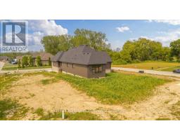 39 EAST GLEN DRIVE - 41