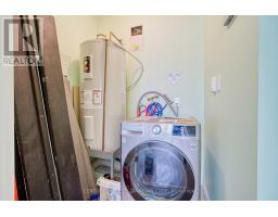 912 - 570 PROUDFOOT LANE - 24