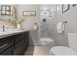 25 LA MANTIA AVENUE - 17