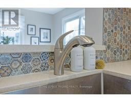 88 BRISCOE STREET E - 24