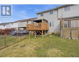 815 DEVERON CRESCENT - 32