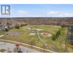 815 DEVERON CRESCENT - 39