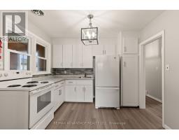 1920 DULUTH CRESCENT - 17