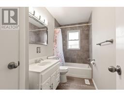 1920 DULUTH CRESCENT - 23