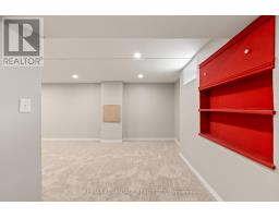 1920 DULUTH CRESCENT - 26