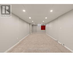 1920 DULUTH CRESCENT - 30