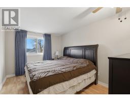 38 ALAYNE CRESCENT - 22