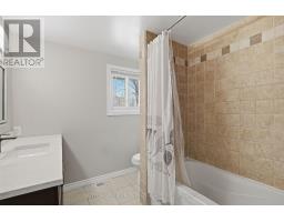 38 ALAYNE CRESCENT - 25