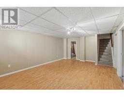 38 ALAYNE CRESCENT - 31