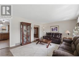 38 ALAYNE CRESCENT - 4