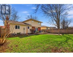 38 ALAYNE CRESCENT - 41