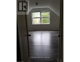 325 SOUTHDALE ROAD E - 8