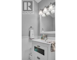 8 - 490 SOUTHDALE ROAD E - 15