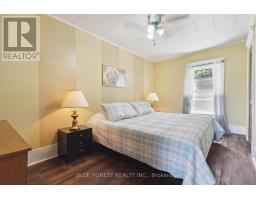 13 VICTORIA STREET - 36