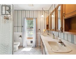 13 VICTORIA STREET - 40