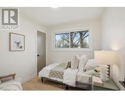 44 MENDIP CRESCENT - 19