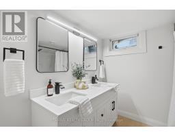 44 MENDIP CRESCENT - 29