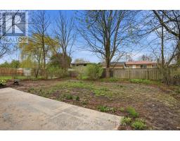 44 MENDIP CRESCENT - 33