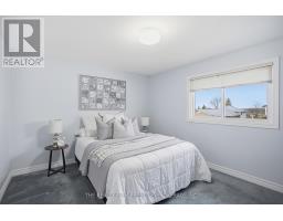 1050 MAHOGANY CRESCENT - 30