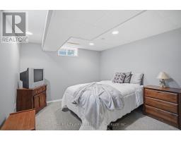 1050 MAHOGANY CRESCENT - 38