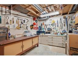 1050 MAHOGANY CRESCENT - 40