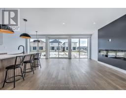 245 HESSELMAN CRESCENT - 5