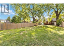 122 WINDSOR CRESCENT - 27