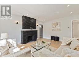 122 WINDSOR CRESCENT - 4