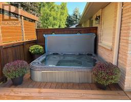 109 SALISBURY DRIVE - 48