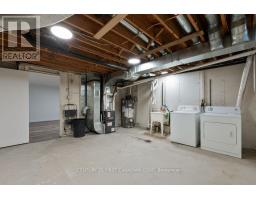 27 - 45 GATEWOOD PLACE - 33