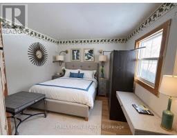 565 SOUTH STREET S - 4