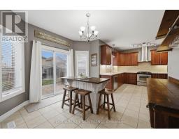 979 MOY CRESCENT - 12