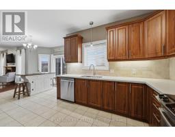 979 MOY CRESCENT - 15