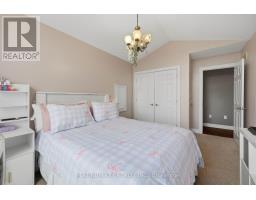 979 MOY CRESCENT - 24