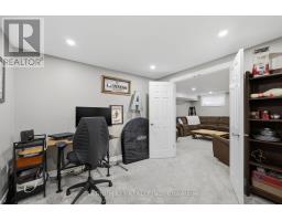 979 MOY CRESCENT - 37