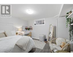 979 MOY CRESCENT - 38