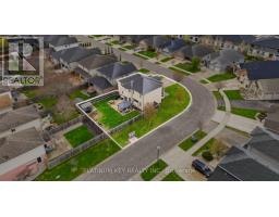 979 MOY CRESCENT - 44